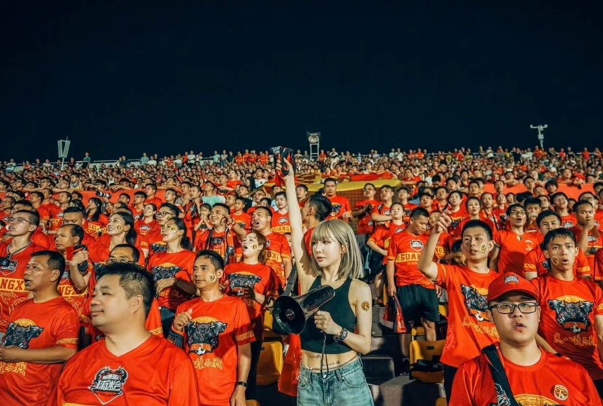 朗格莱（维拉）德转身价800万欧巴勃罗-托雷（赫罗纳）德转身价250万欧德斯特（埃因霍温）德转身价1800万欧朱利安-阿劳霍（拉斯帕尔马斯）德转身价600万欧里亚德（贝蒂斯）德转身价600万欧